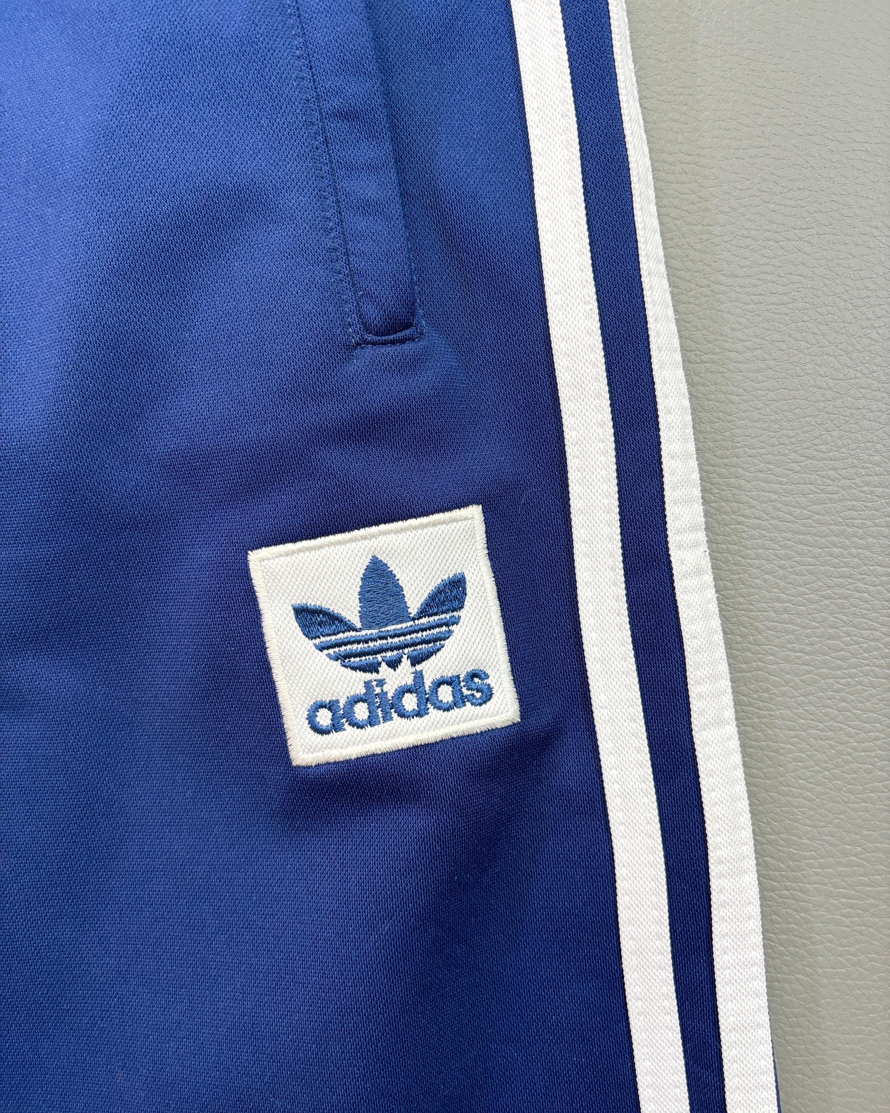 Adidas (S/M)