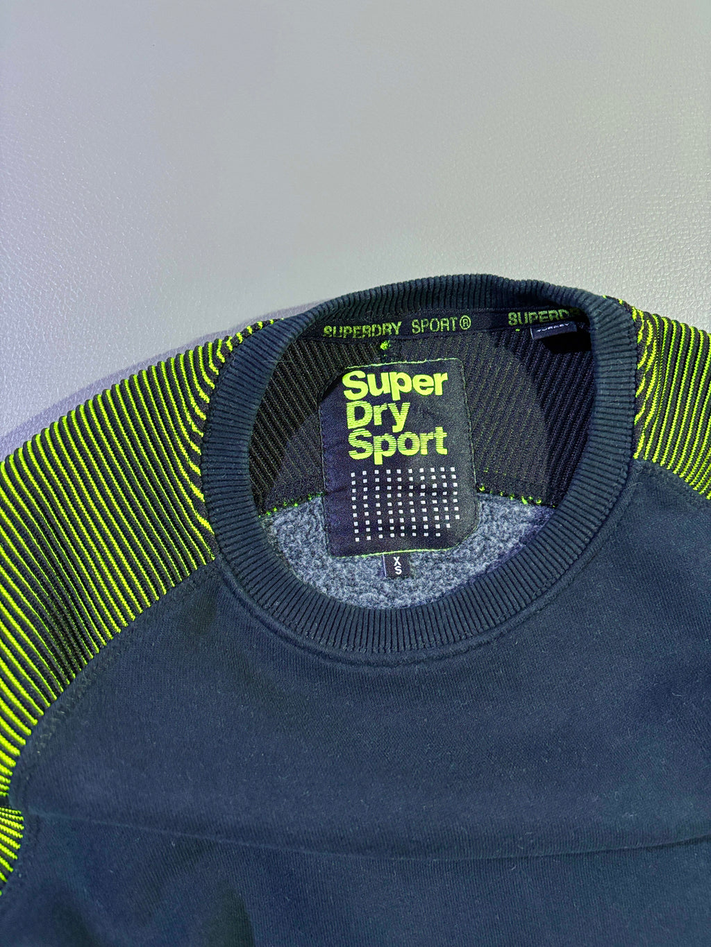 Superdry Sport ženski duks - XS