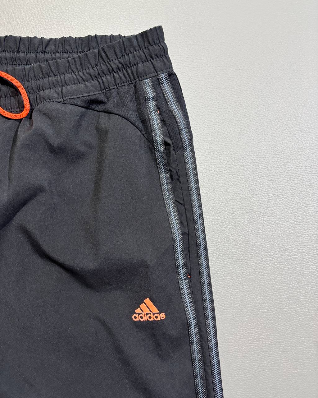 Adidas (M)