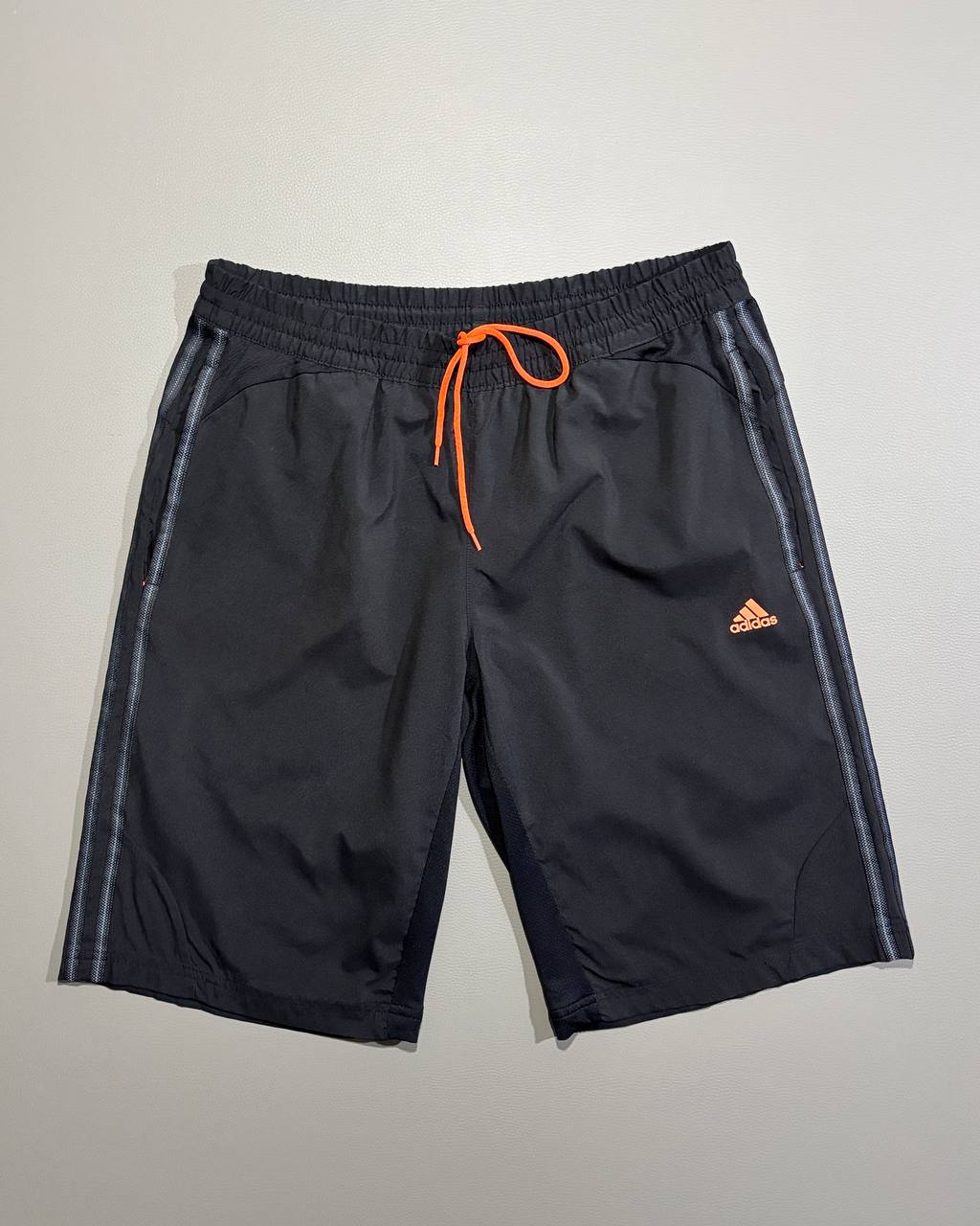 Adidas (M)