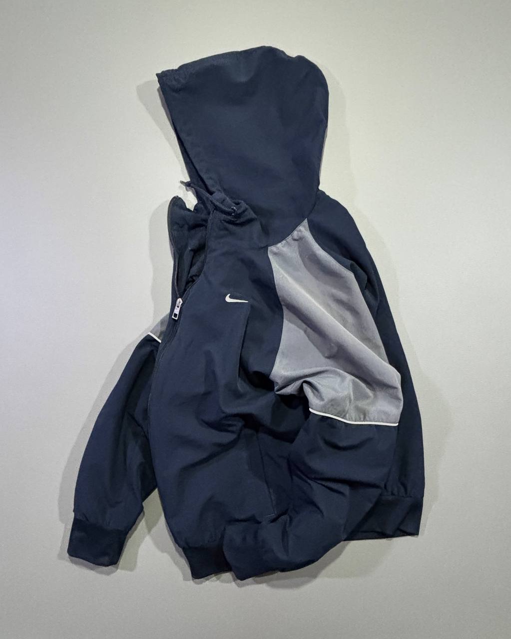 Nike (M)