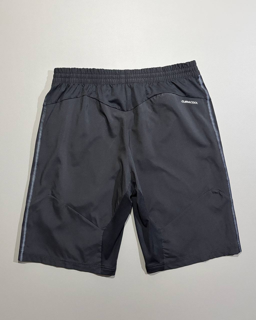Adidas (M)