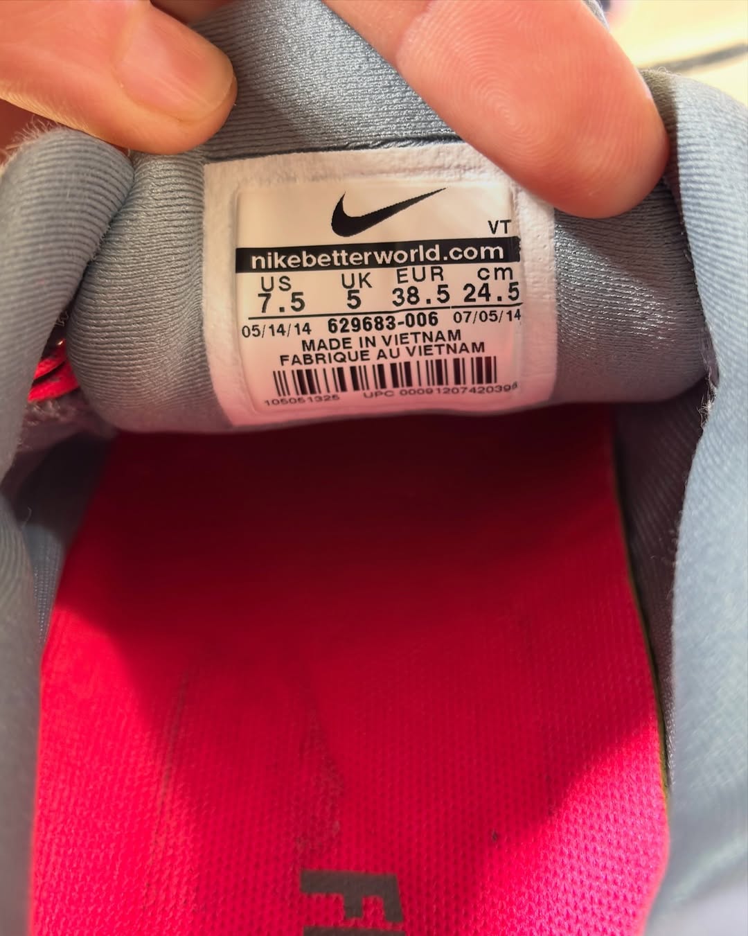 Nike Women’s (38.5)