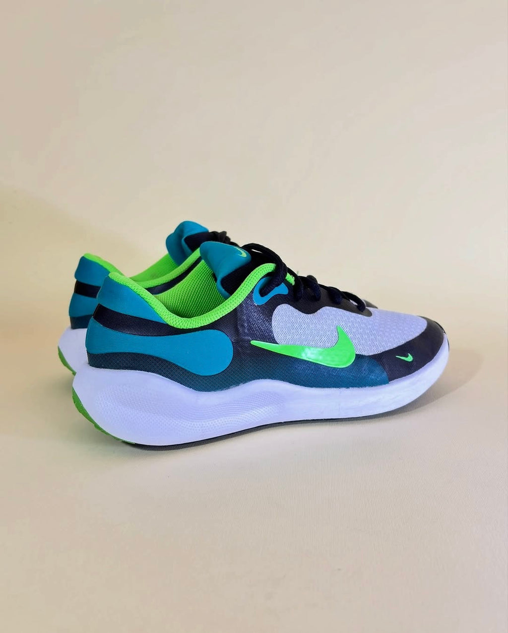 Nike Revolution 7 (38.5)