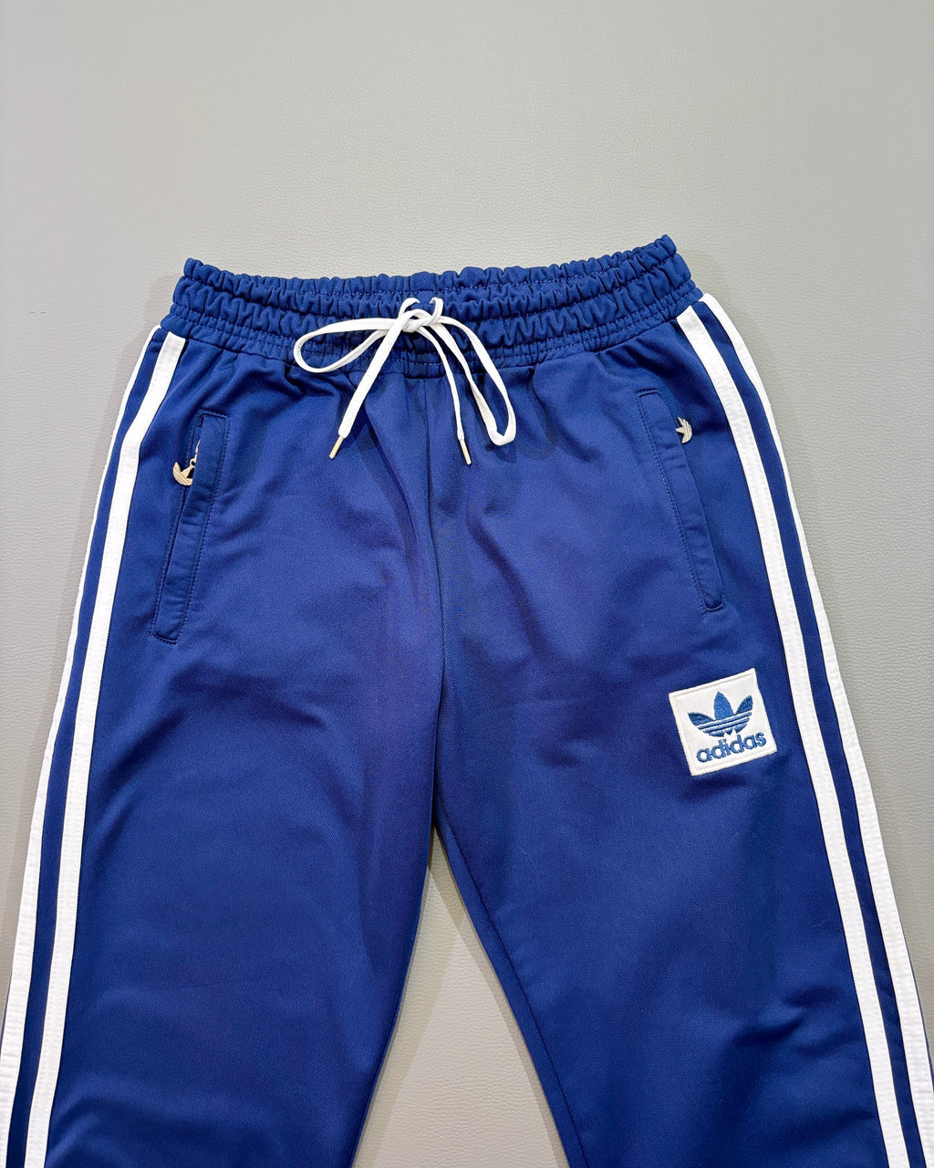 Adidas (S/M)
