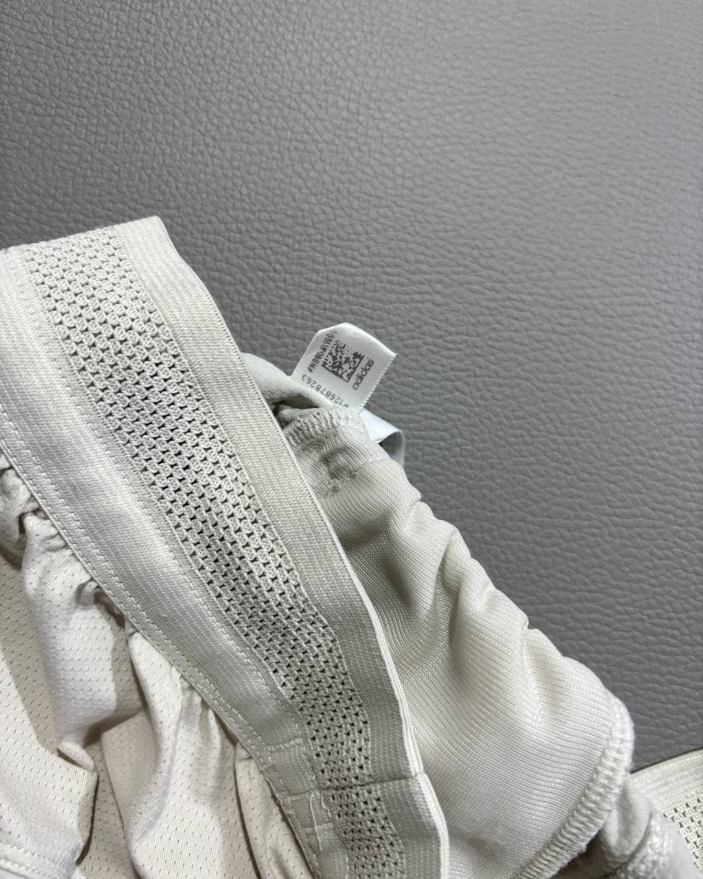Adidas (S)