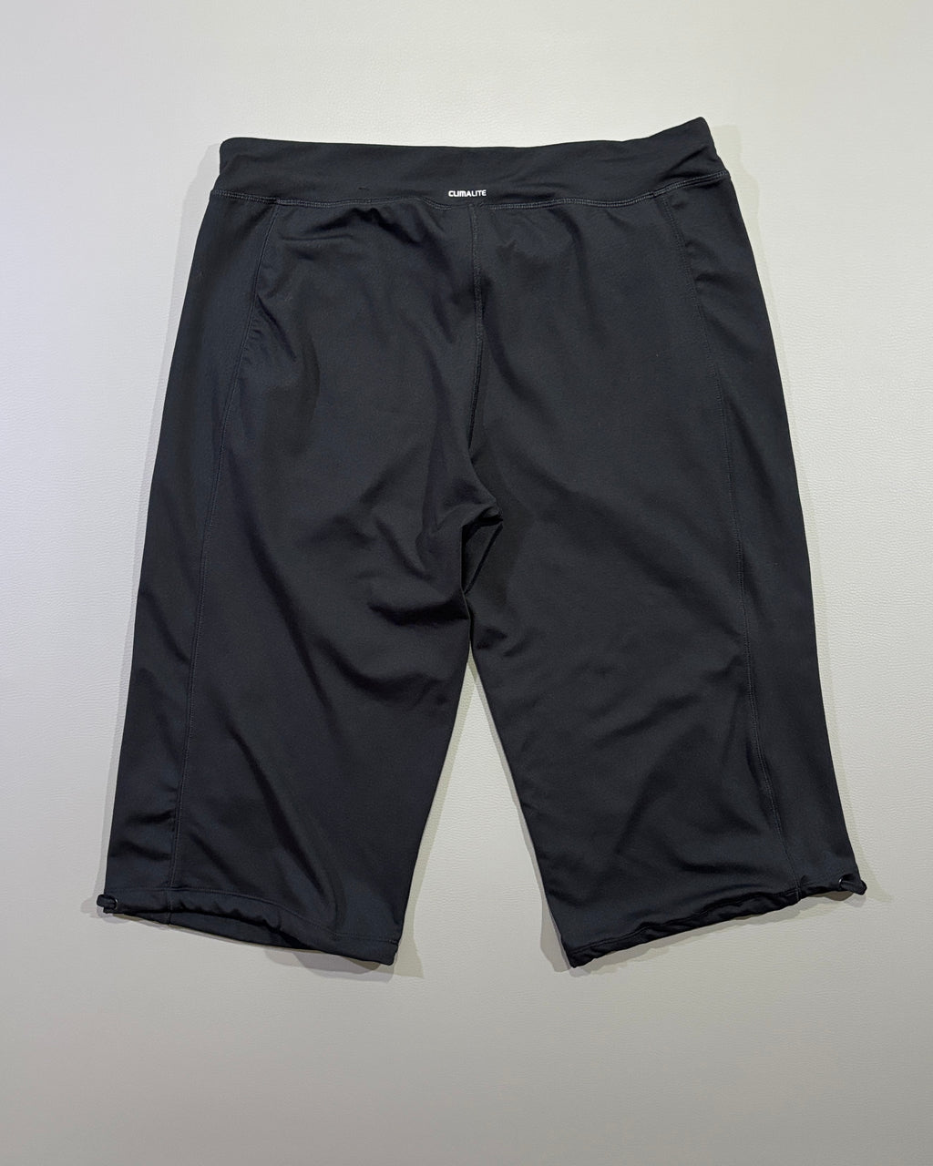 Adidas ženske pantalone 3/4  Performance Essentials – L