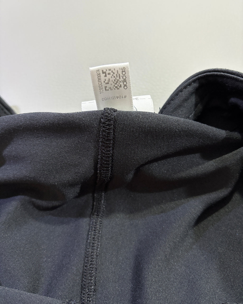 Adidas ženske pantalone 3/4  Performance Essentials – L