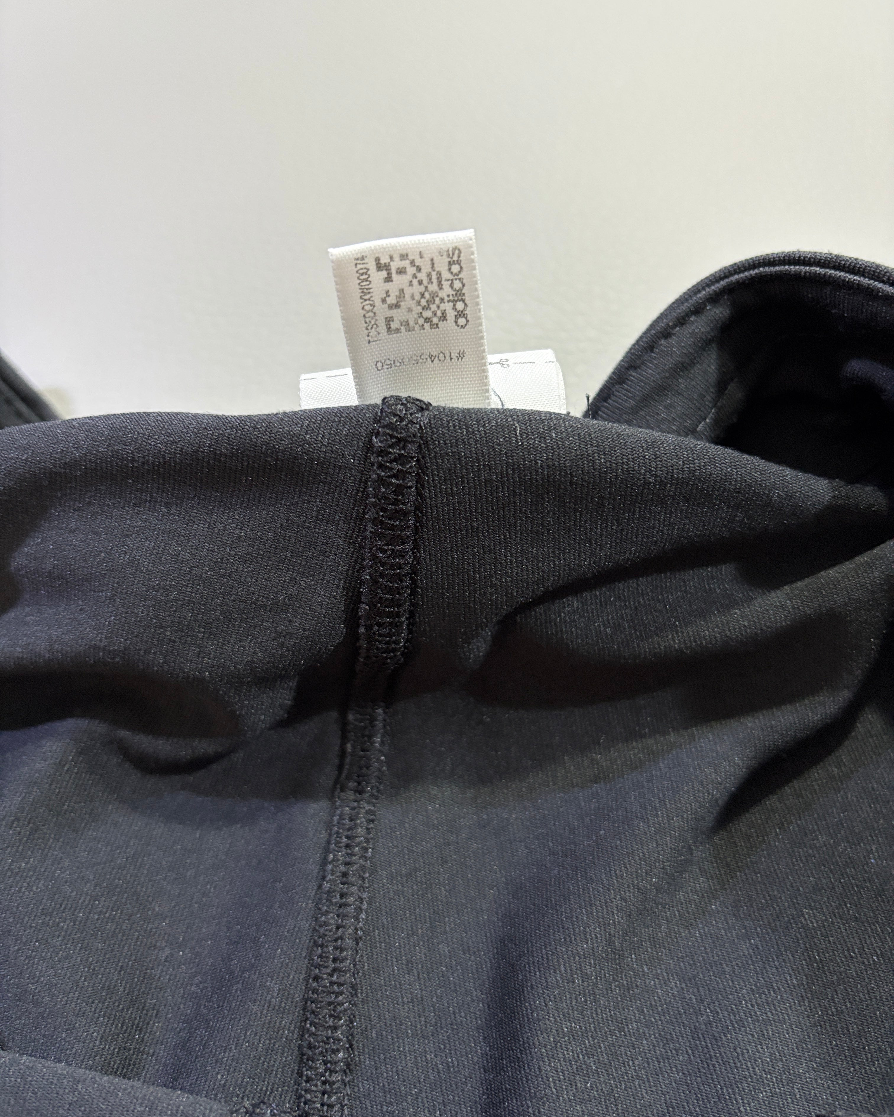 Adidas ženske pantalone 3/4  Performance Essentials – L