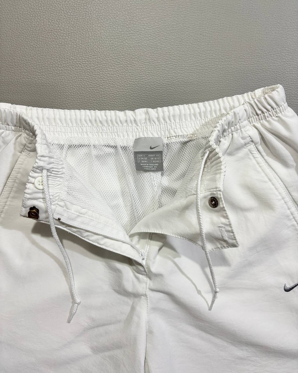 Nike (S)