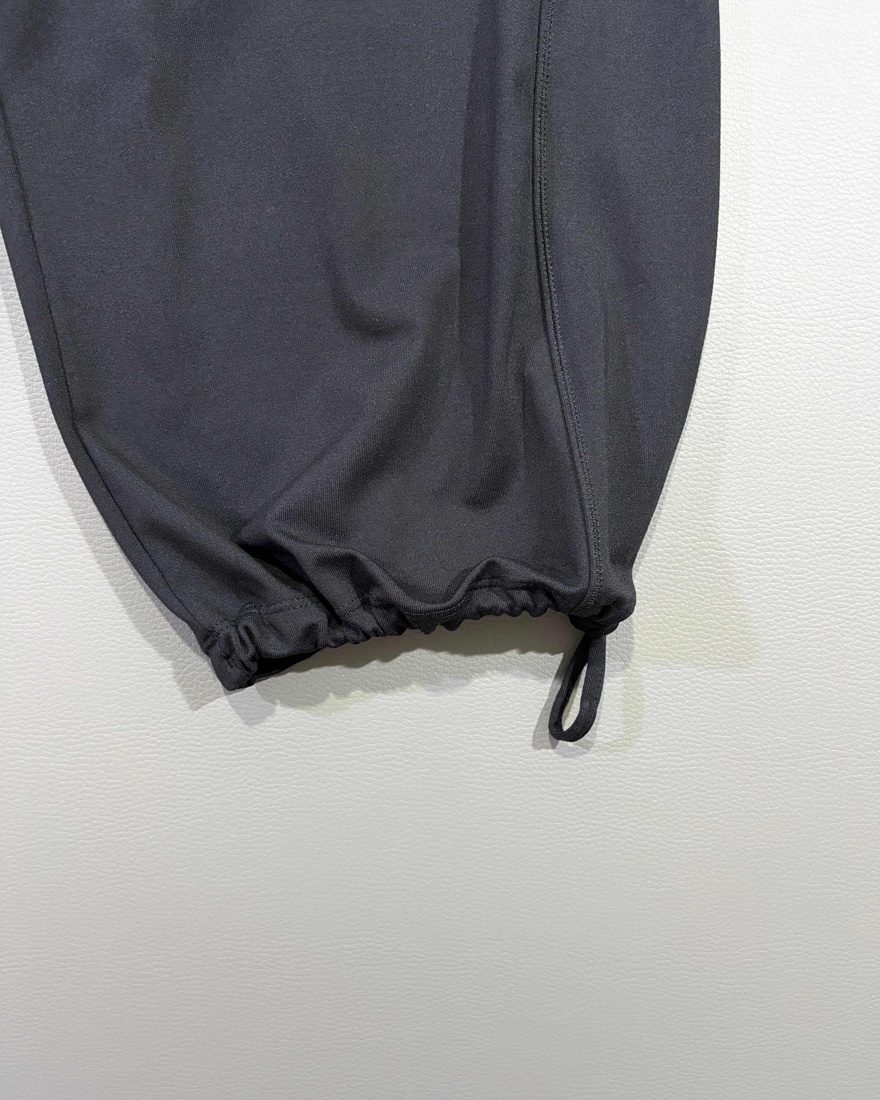 Adidas ženske pantalone 3/4  Performance Essentials – L