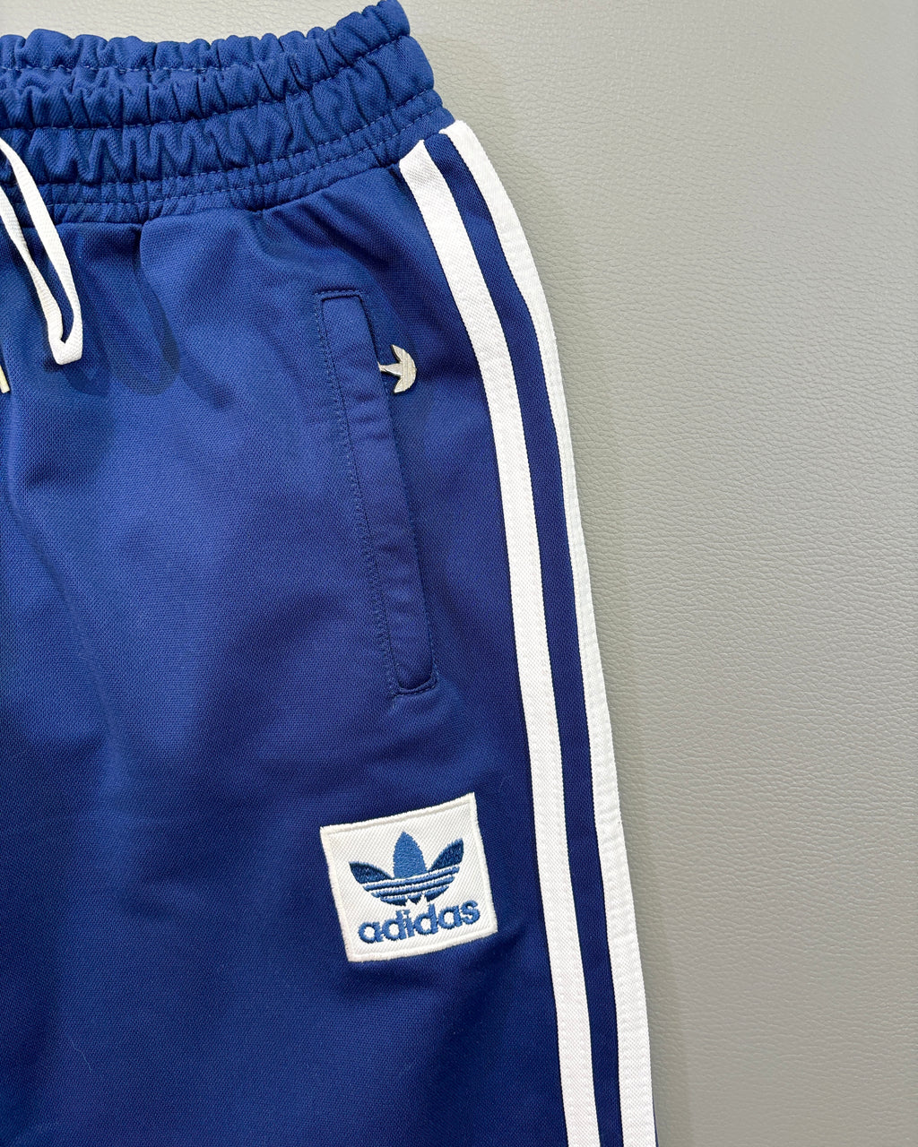 Adidas (S/M)