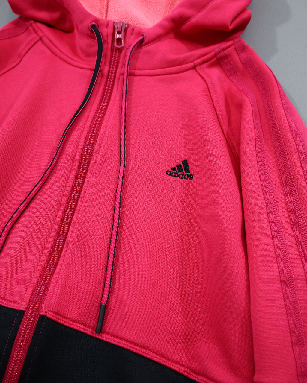 Adidas ženska trenerka – M