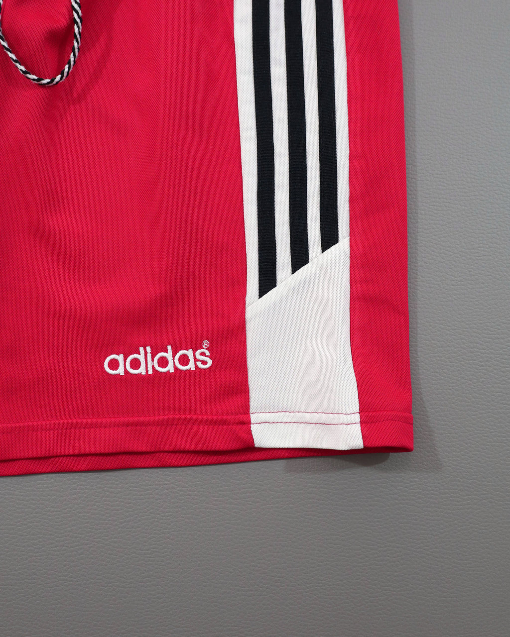 Adidas unisex sportski šorc - L (kao S)