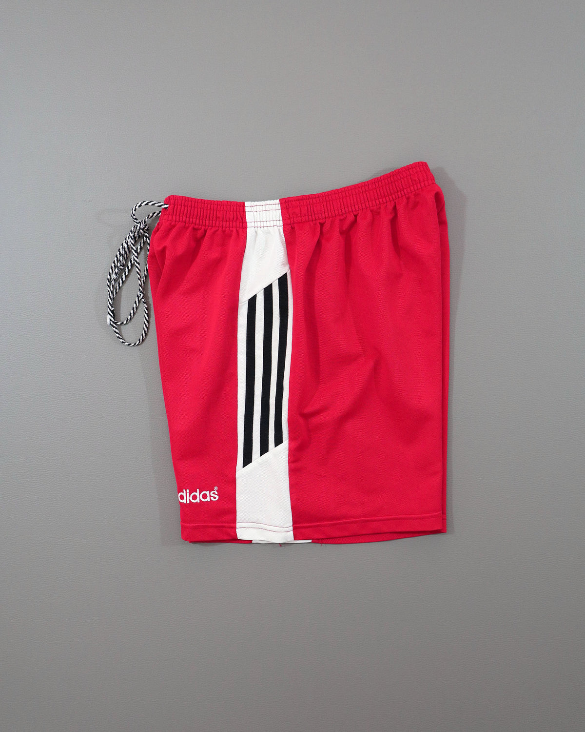 Adidas unisex sportski šorc - L (kao S)