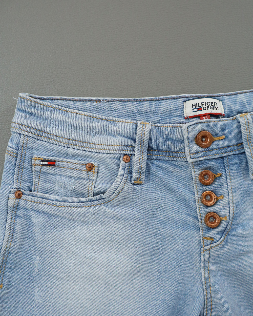 Tommy Hilfiger ženski teksas šorts – 25 (XS)
