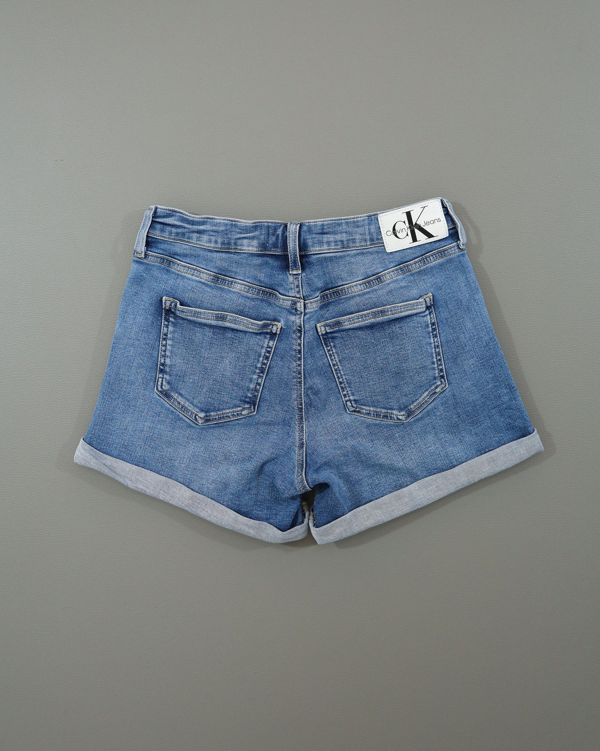 Calvin Klein ženski teksas šorts – 27 (XS)