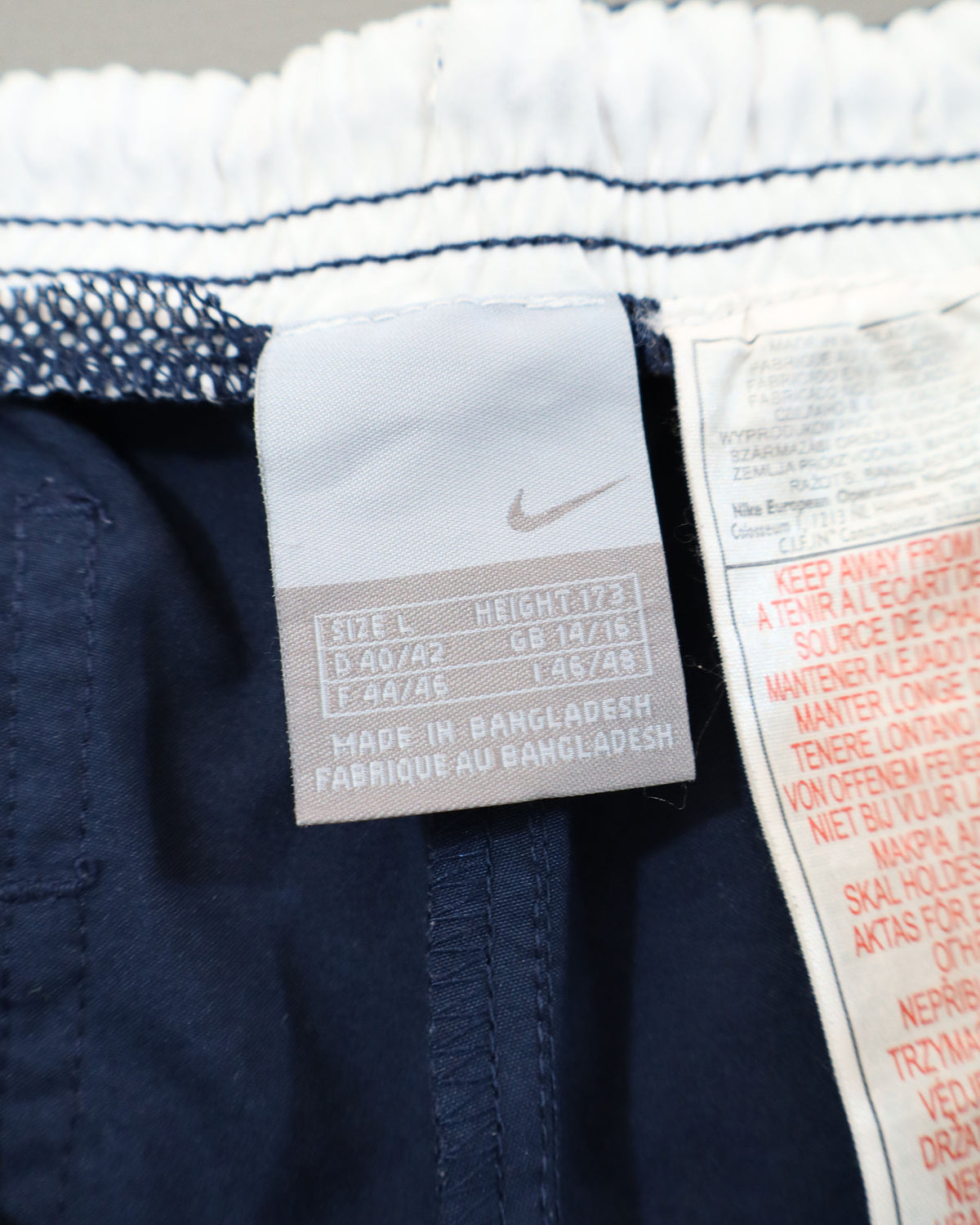Nike ženske šuškave pantalone 3/4 - L