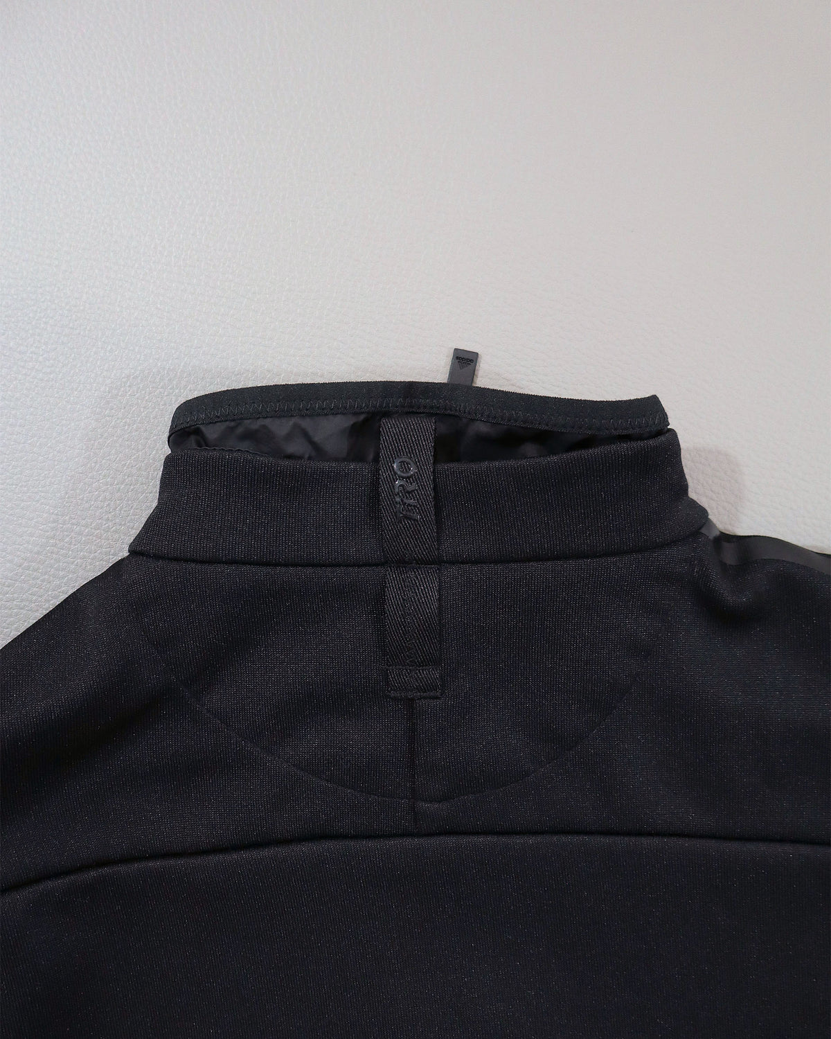 Adidas ženski gornji deo trenerke – XS
