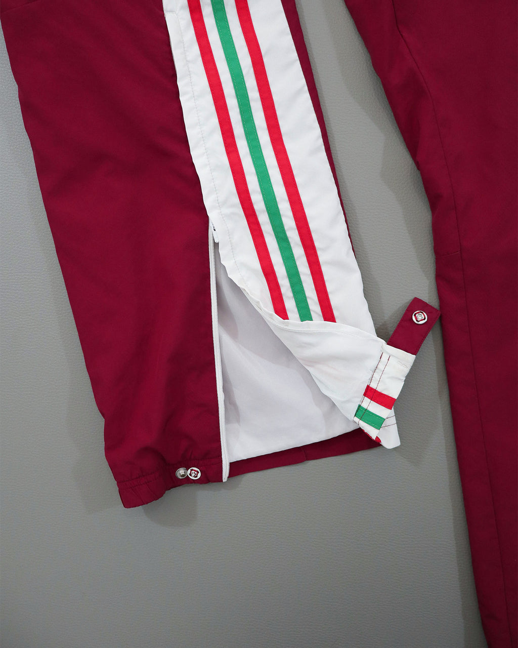 Adidas muške vintage trenerka pantalone – M