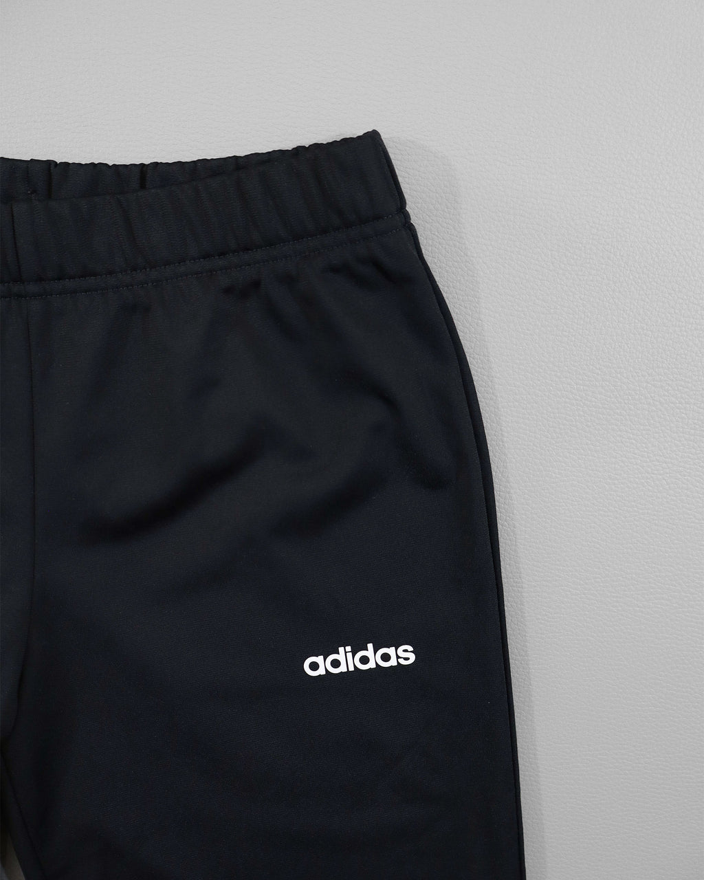 Adidas dečji donji deo trenerke – 13–14Y