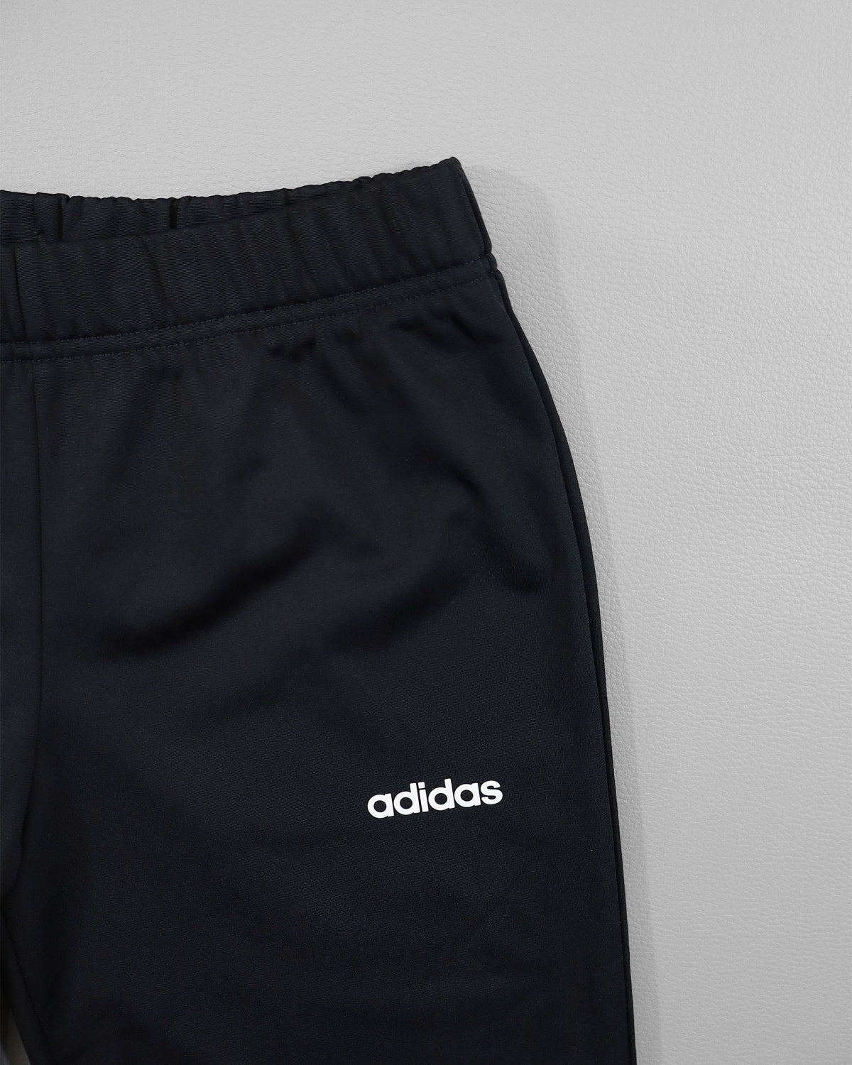 Adidas dečji donji deo trenerke – 13–14Y