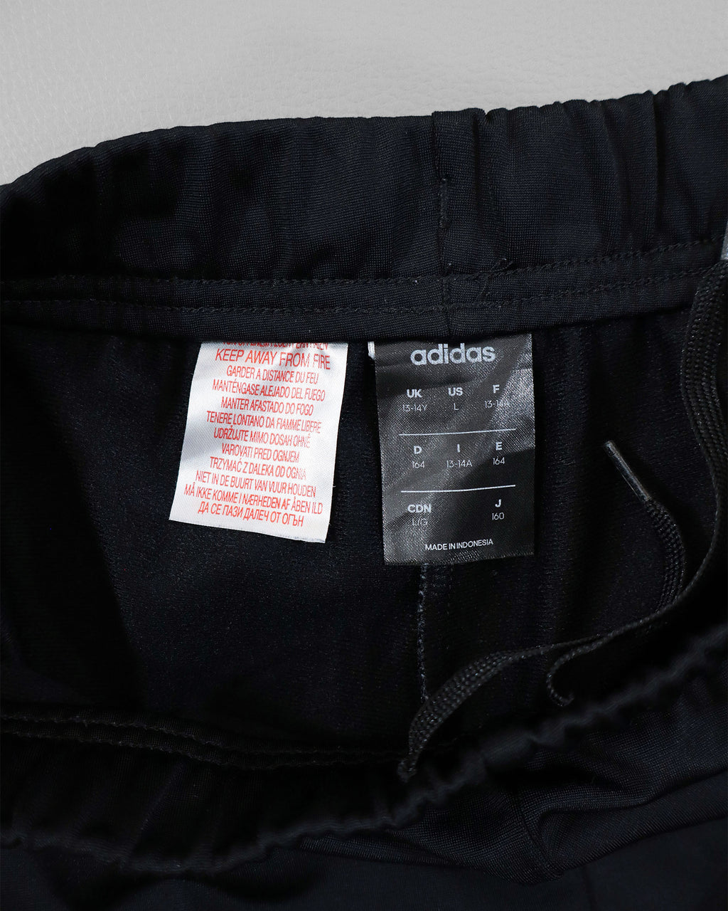 Adidas dečji donji deo trenerke – 13–14Y