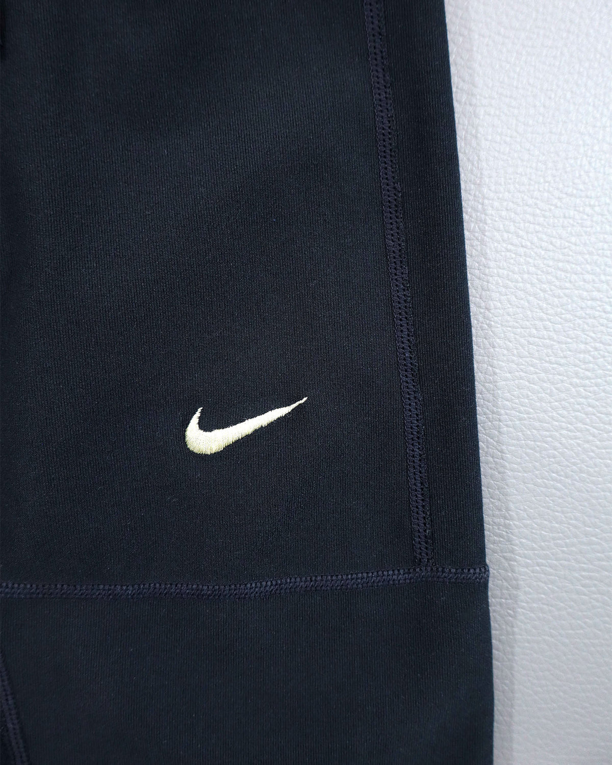 Nike Dri-FIT ženske sportske pantalone – S