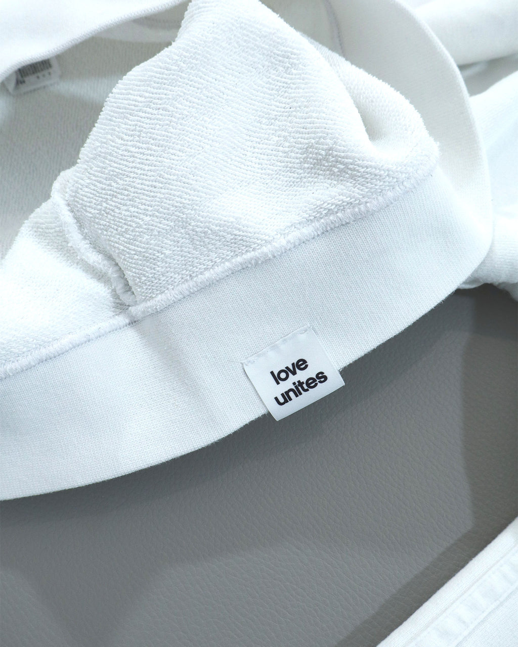 Adidas ženski duks sa kapuljačom – XS (S)