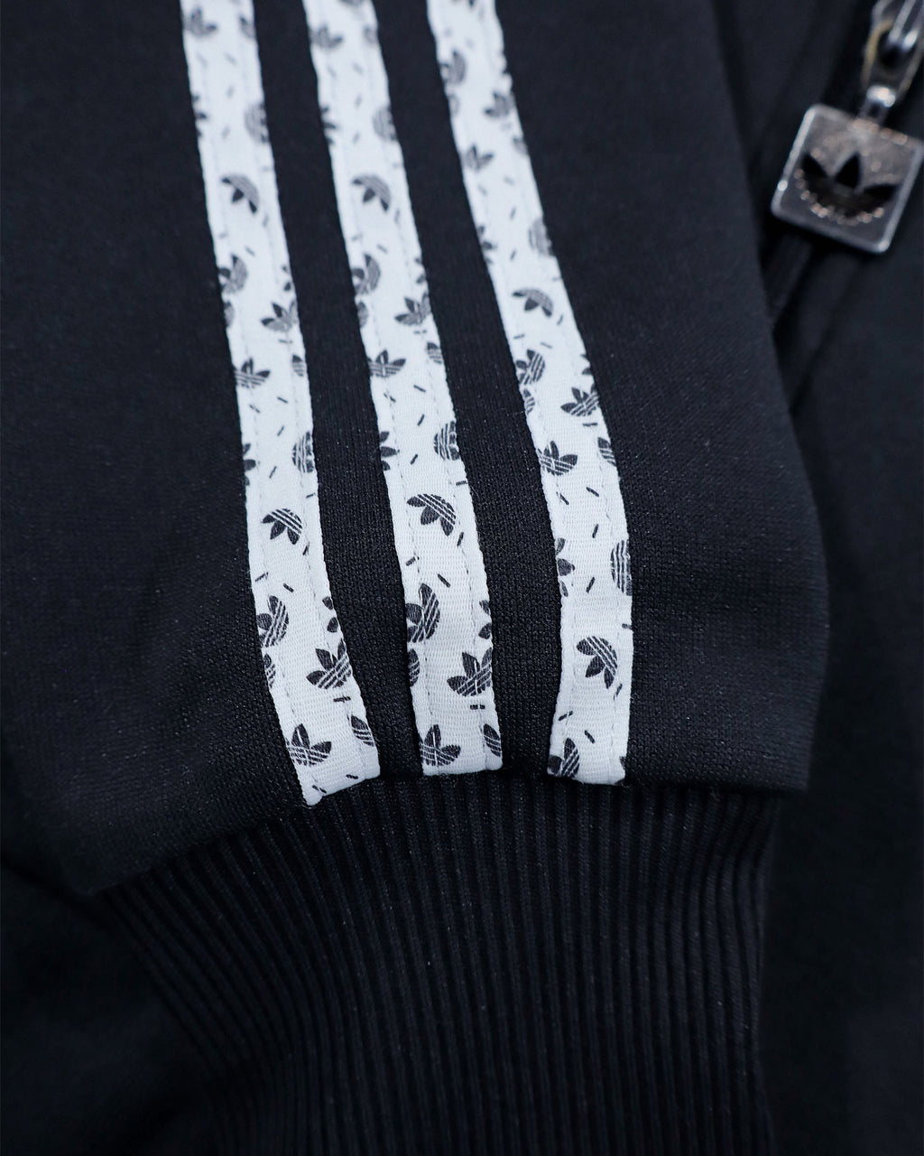 Adidas ženski duks sa kapuljačom – S (XS)