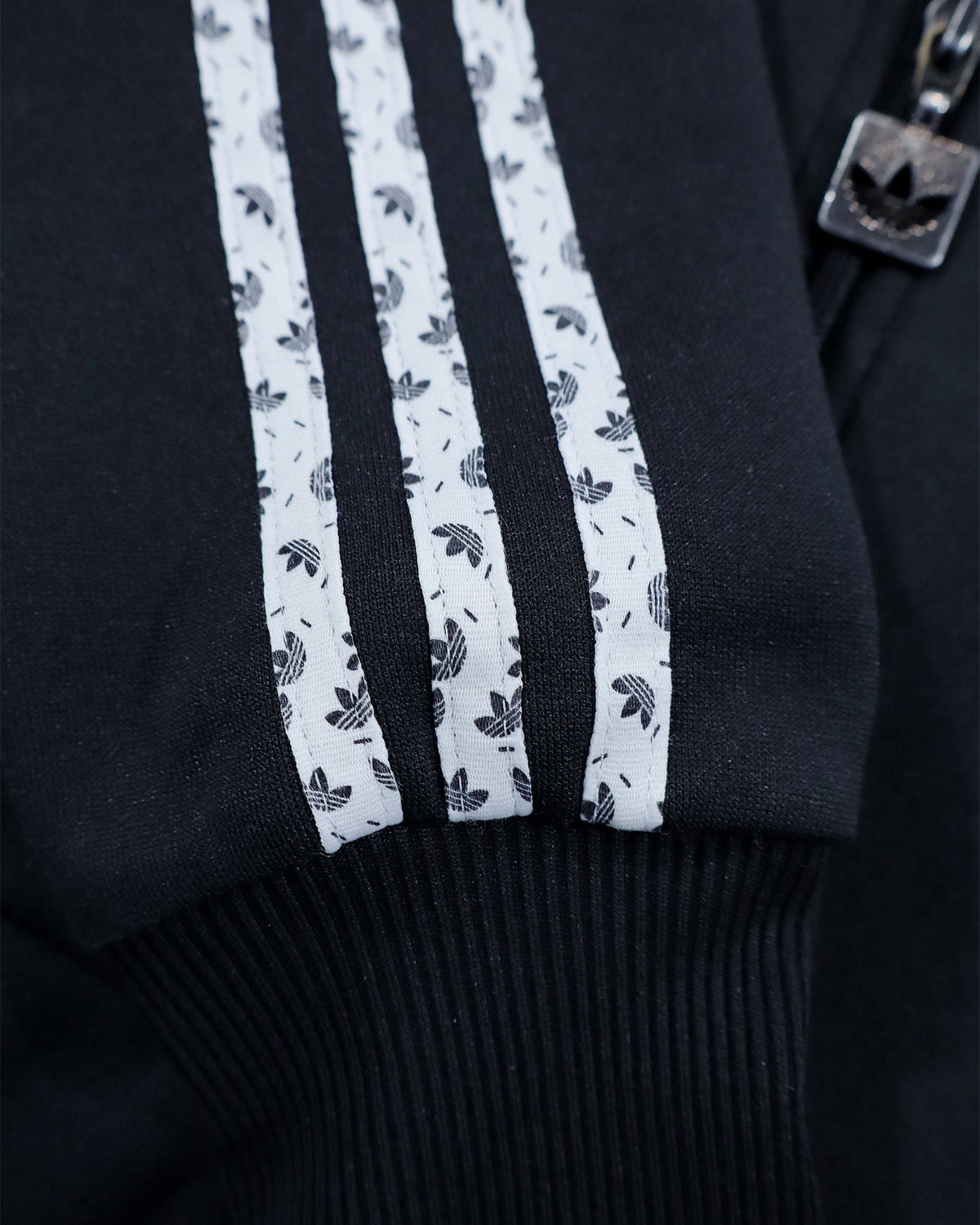 Adidas ženski duks sa kapuljačom – S (XS)