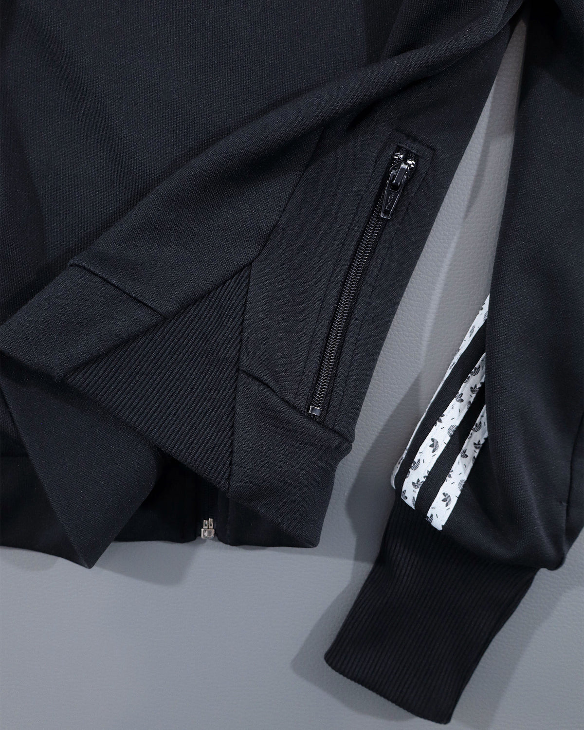 Adidas ženski duks sa kapuljačom – S (XS)