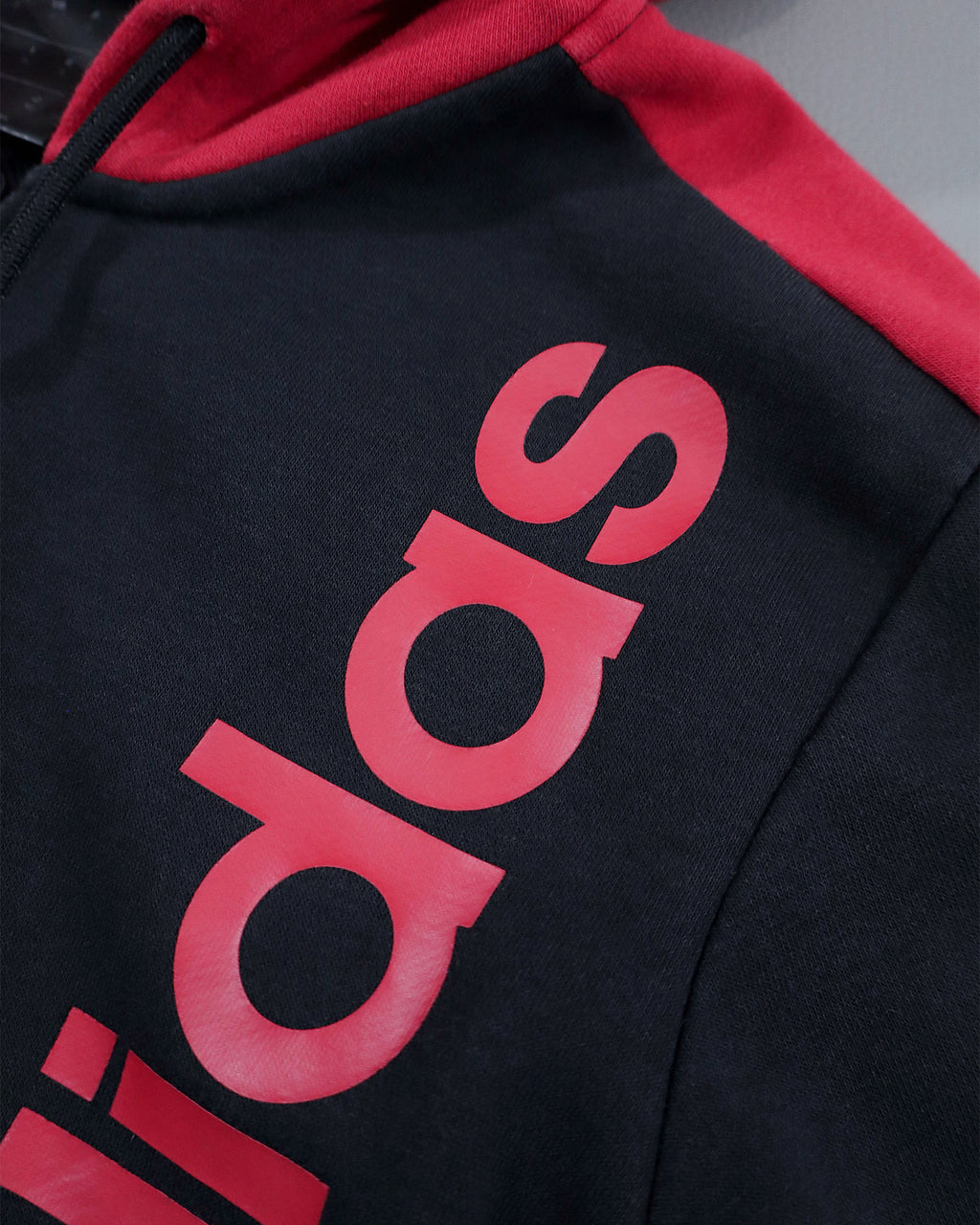 Adidas muška dukserica sa kapuljačom – S