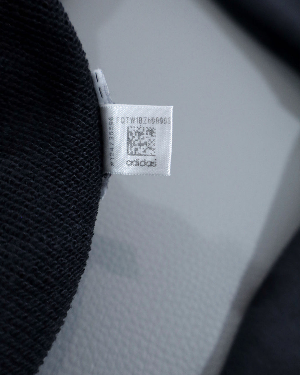 Adidas muška dukserica sa kapuljačom – S