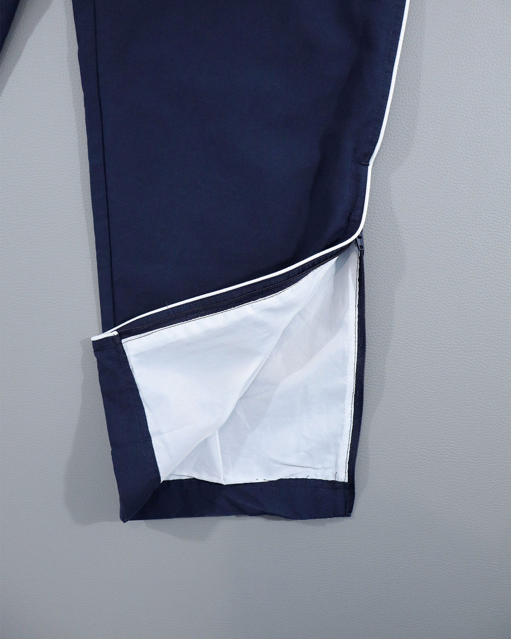 Adidas muške sportske pantalone – S