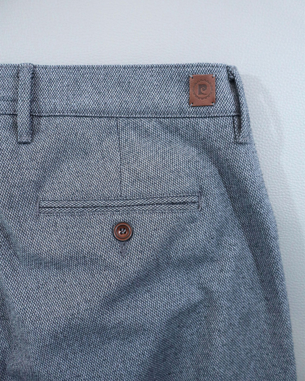 Pierre Cardin ženske chino pantalone – W33/L36 (L)