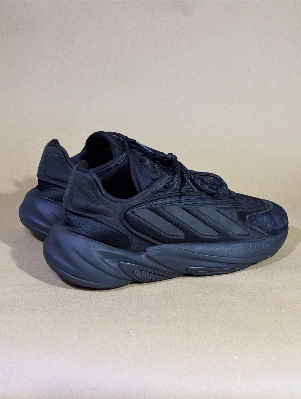 Adidas Ozelia muške patike - 44
